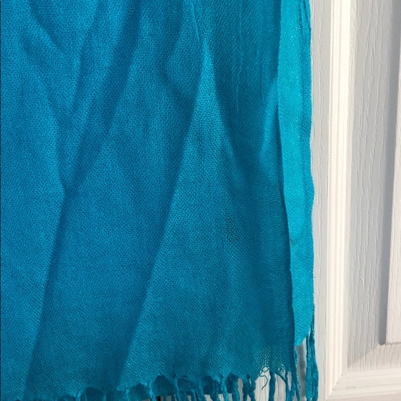 Blue scarf - Picture 4 of 7